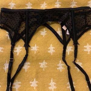 Victoria’s Secret garter belt nwt